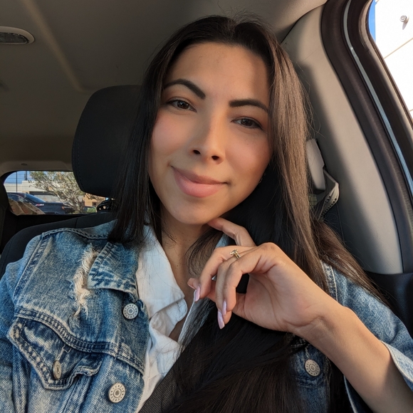 Meet your Posher, Samantha - Picture 1 of 2